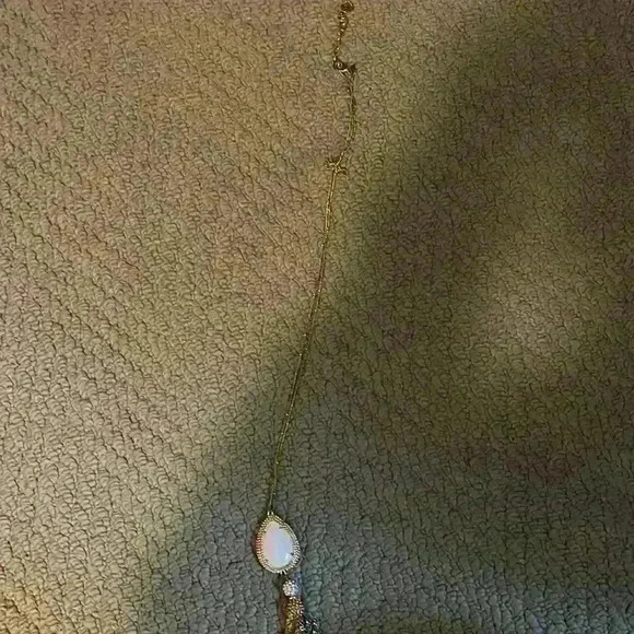 Lilly pulitzer necklace gold and white long chain - Picture 3 of 6